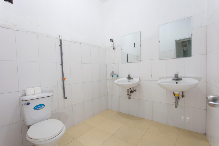 Bathroom 3, Hanoi Lotus hostel, Hoàn Kiếm
