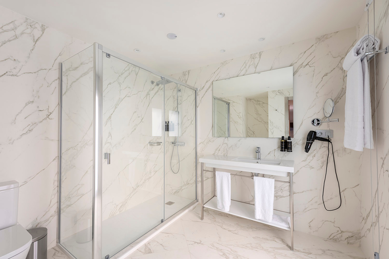 Bathroom 4, Eurostars Mediterranea Plaza, Alicante