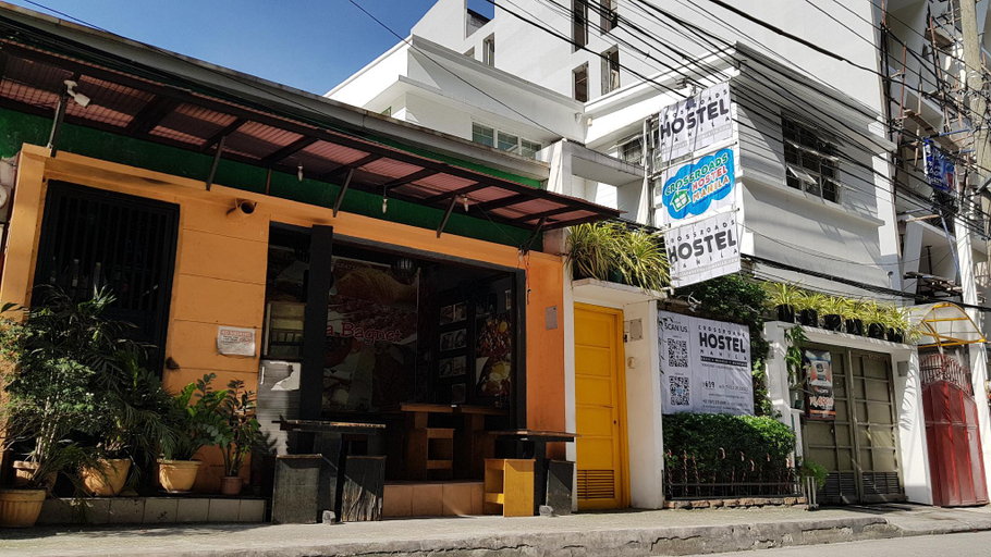 Exterior & Views 2, Crossroads Hostel Manila, Mandaluyong