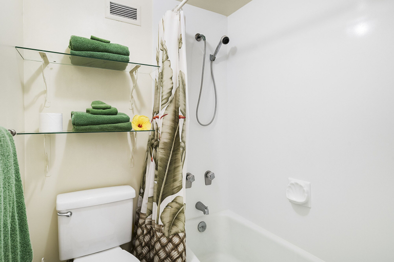Bathroom 5, Kona Alii 304 by RedAwning, Hawaii