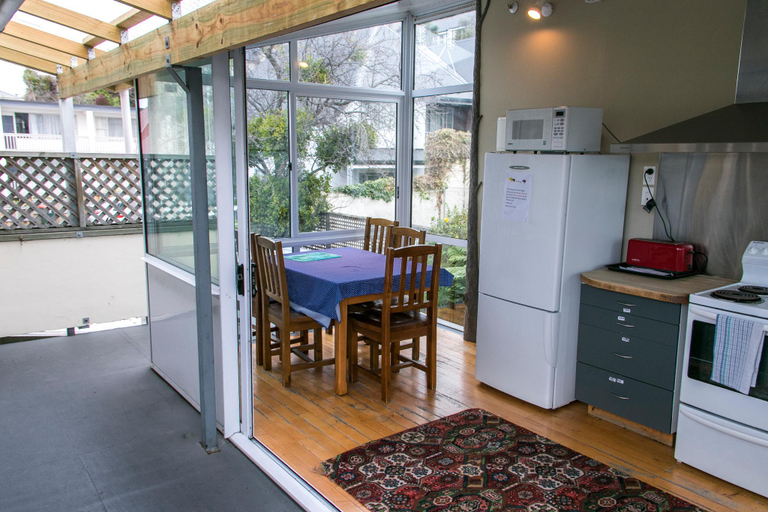Bedroom 3, Kiwi's Nest Budget Accommodation & Backpackers, Dunedin