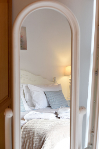 Bedroom 4, Hydra's Pearl, Attica