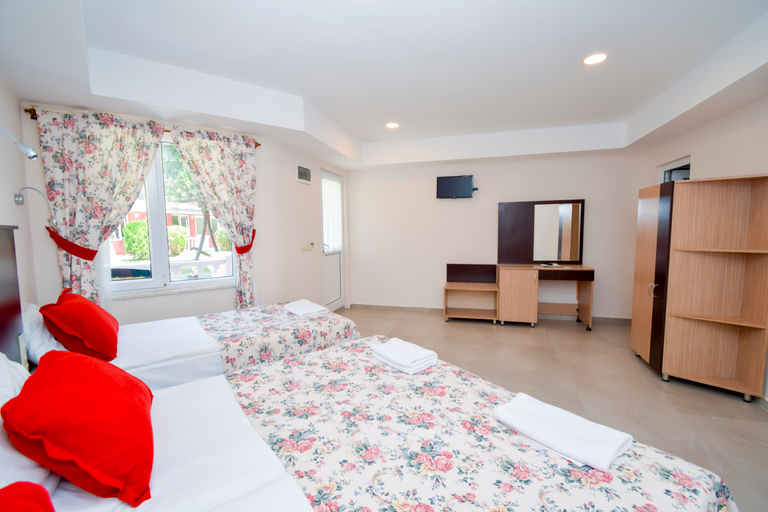 Bedroom 2, Side Altinkum Bungalow Hotel, Manavgat