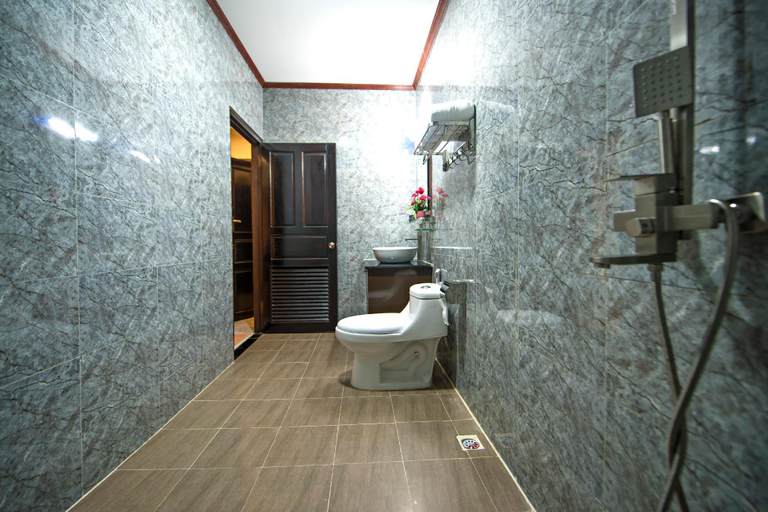 Bathroom 4, Premier Vang Vieng Hotel, Vangvieng