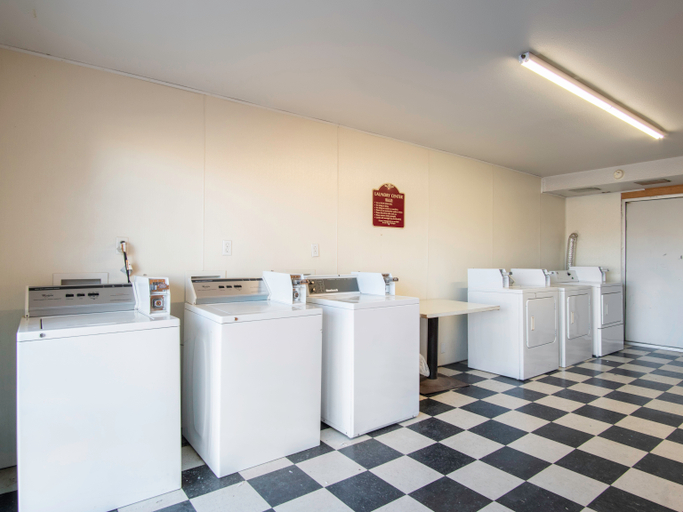 Public Area 3, Nendels Inn & Suites, Ford