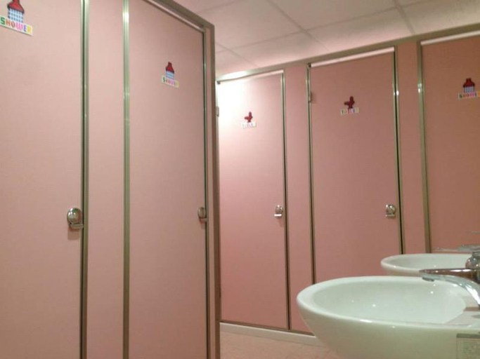 Bathroom 5, Sugamo Hostel, Kaohsiung