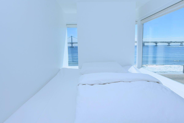 Others 3, hotel 1, Suyeong