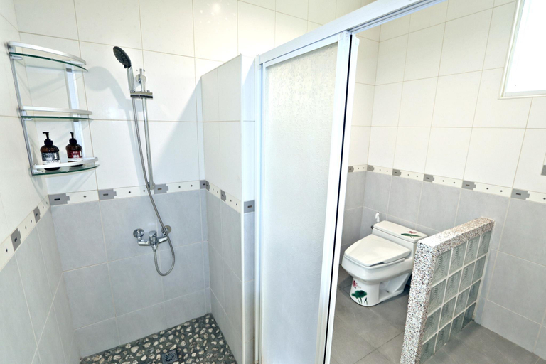 Bathroom, 556Jihe, Tainan