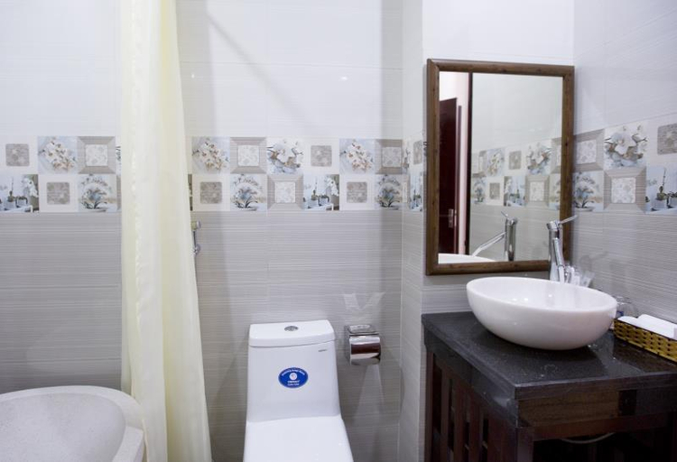 Bathroom 4, Hoi An Sun Lake Homestay, Da Nang