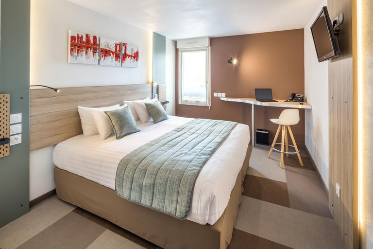 Bedroom 3, Carré Pau Airport Hotel, Pyrénées-Atlantiques