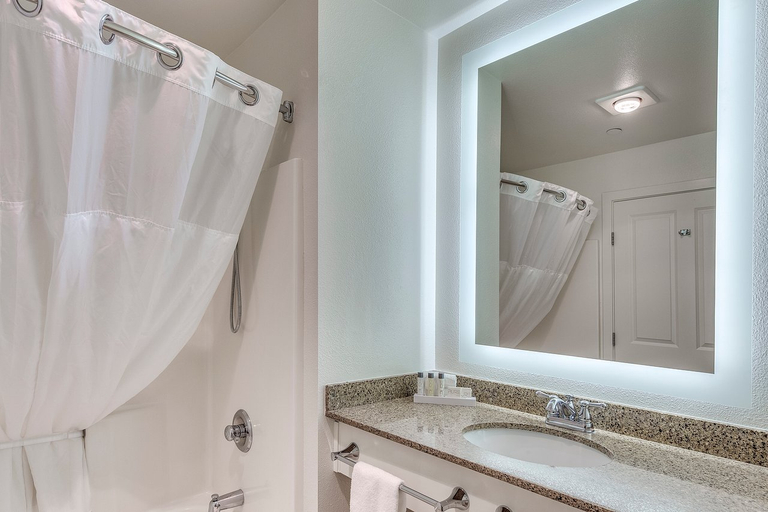 Bathroom 4, Marshall Suites Bainbridge Surestay Collection Bw, Kitsap