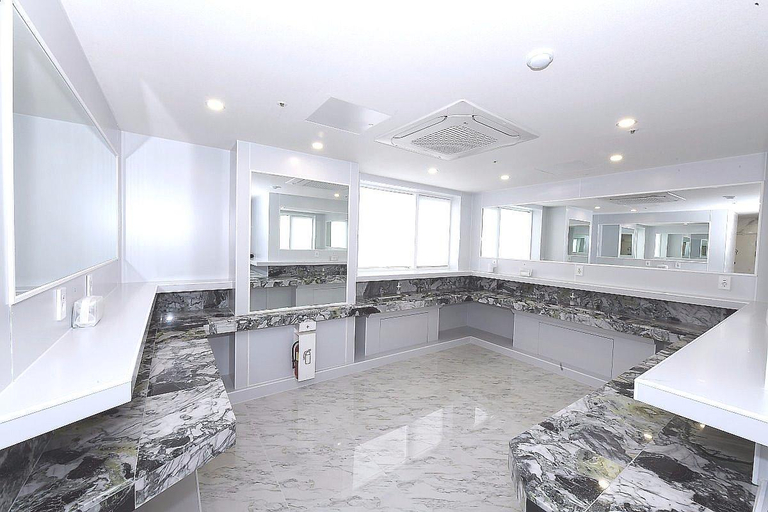 Business Facilities, hotel 1, Suyeong