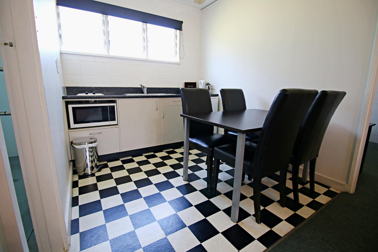 Bedroom 3, Forgotten World Motel, Ruapehu