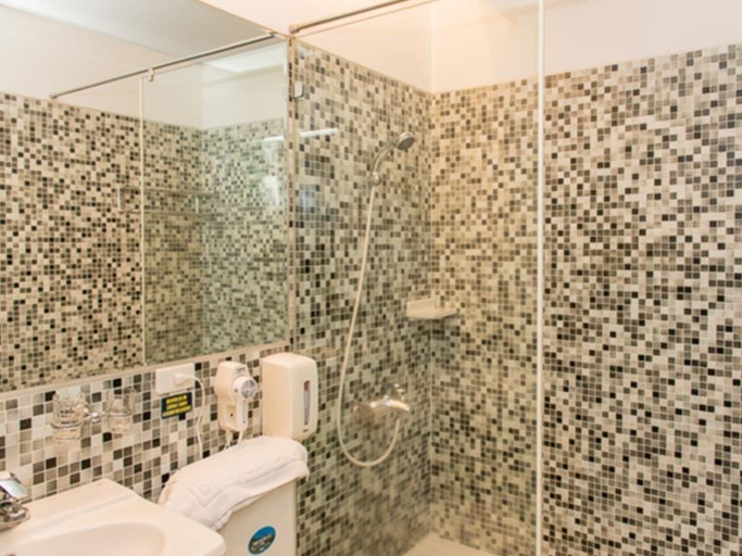 Bathroom 4, Alishan Tea Garden B&B, Chiayi County