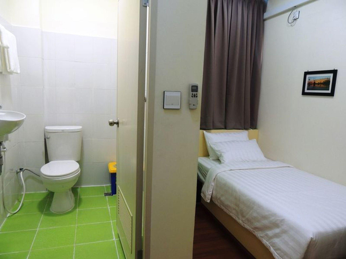 Bathroom 4, Lotus Bed And Breakfast , Yangon