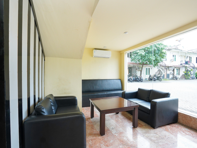 Public Area 5, Capital O 3102 Rollingstone Hotel, Surabaya