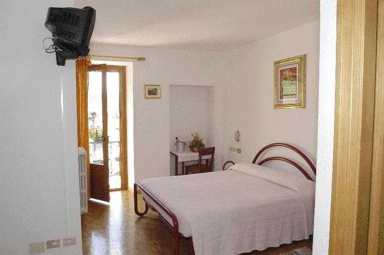 Bedroom 3, Gufo, Sondrio
