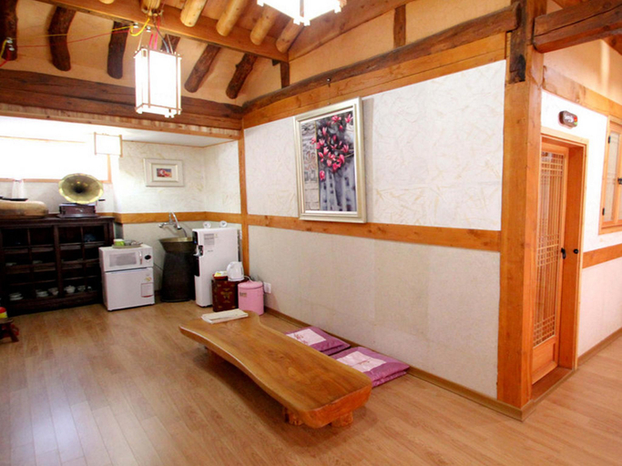 Public Area 2, Happiness Full Guesthouse, Jeonju