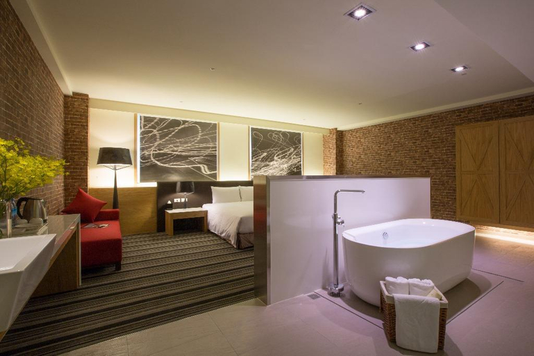 Bathroom, Garden Education Culture Hotel, Kaohsiung