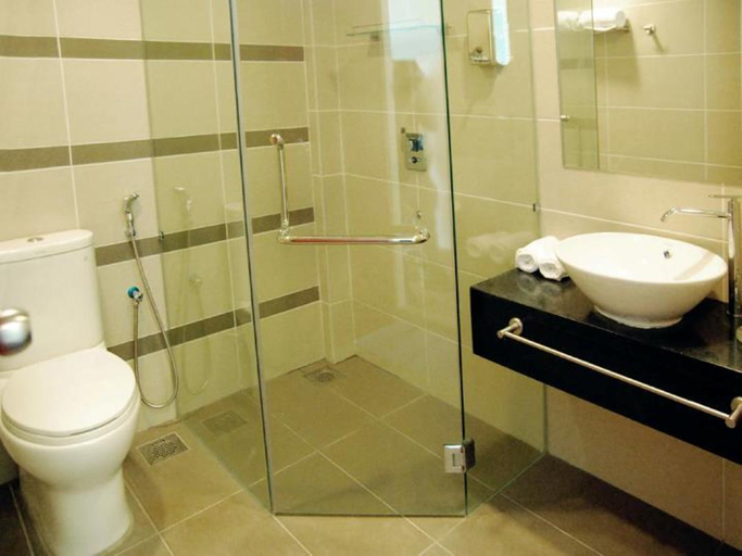 Bathroom 3, Hotel Zamburger Taman Segar (Previously Home Inn Taman Segar), Kuala Lumpur