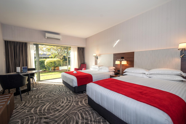 Bedroom 3, Waipuna Hotel & Conference Centre, Waitakere