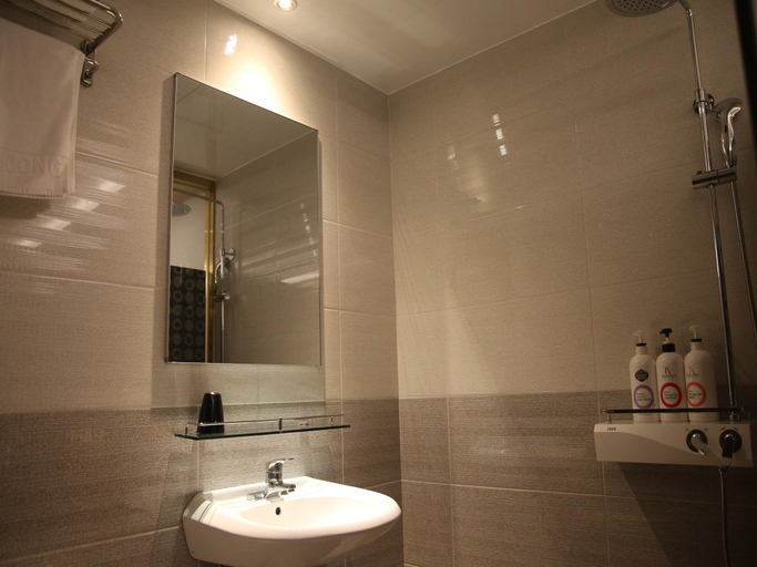 Bathroom 4, Jeju Sejong Hotel, Jeju