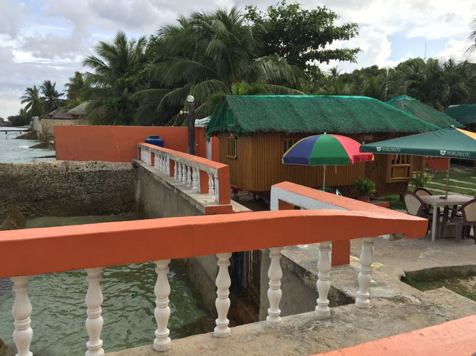 Maxvir Inn Beach Resort, Oslob