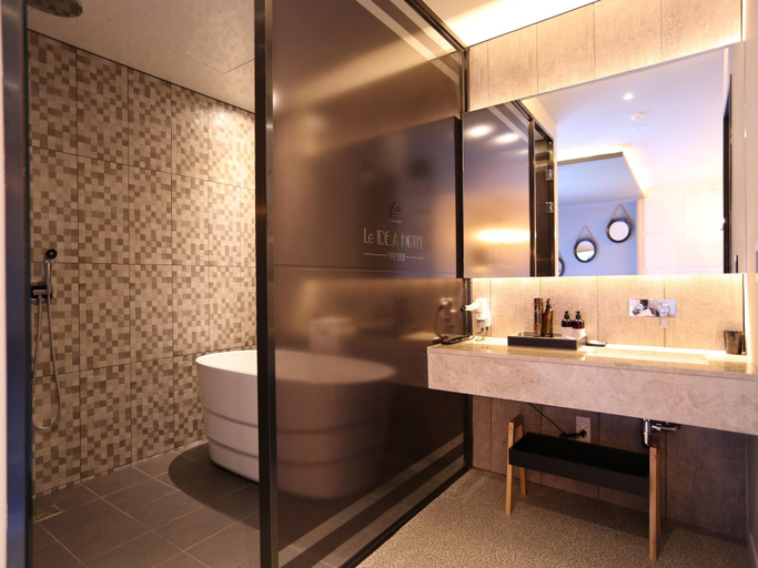 Bathroom 5, Leidea Hotel, Nam