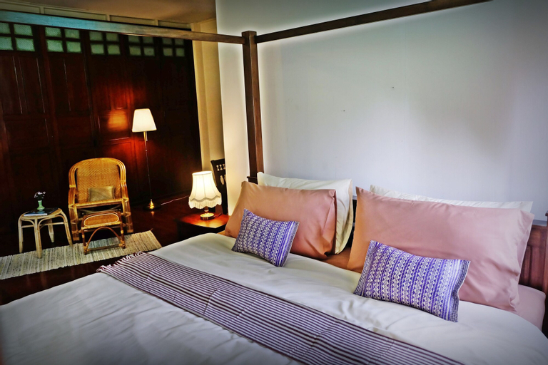 24 Samsen Heritage House, Dusit