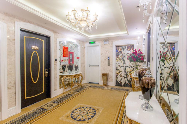 Hoang Trieu Hotel, District 7