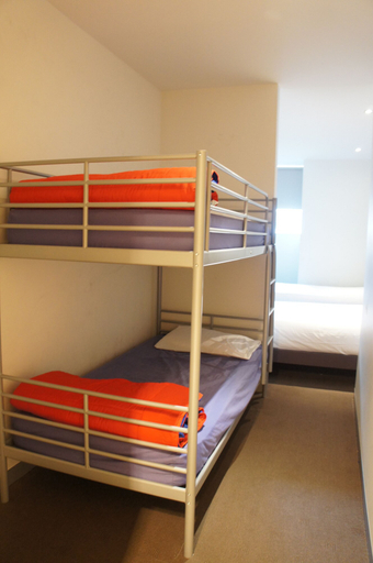 Bedroom 3, Summer Inn Holiday Apartments, Melbourne