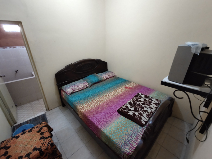 Bedroom 2, Penginapan Roro Mendut Syariah by ZUZU (permanently closed), Magelang