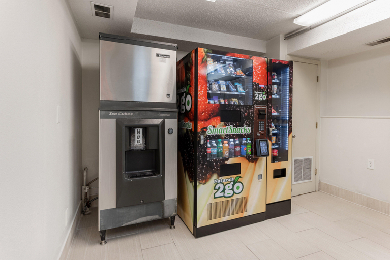 Public Area 2, Red Roof Inn PLUS+ Columbus - Worthington, Franklin