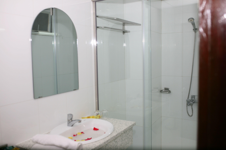 Bathroom, Kim Khoi Hotel, District 1
