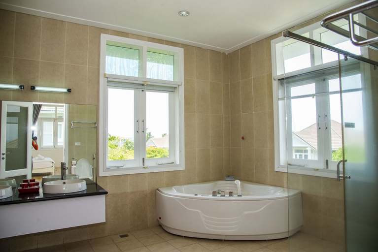 Bathroom 5, Sea Links Beach Villa, Phan Thiết