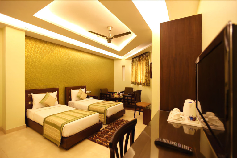 Bedroom 2, Hotel Le Seasons, West