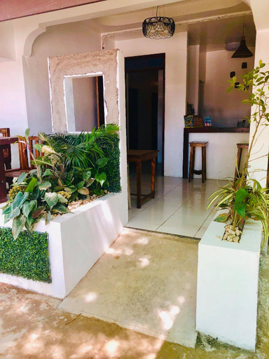Public Area 5, El Nido One Hostel, El Nido