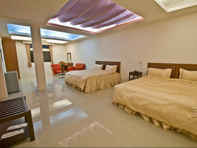 Bedroom 3, Yue Jing Commercial Hotel, Nantou