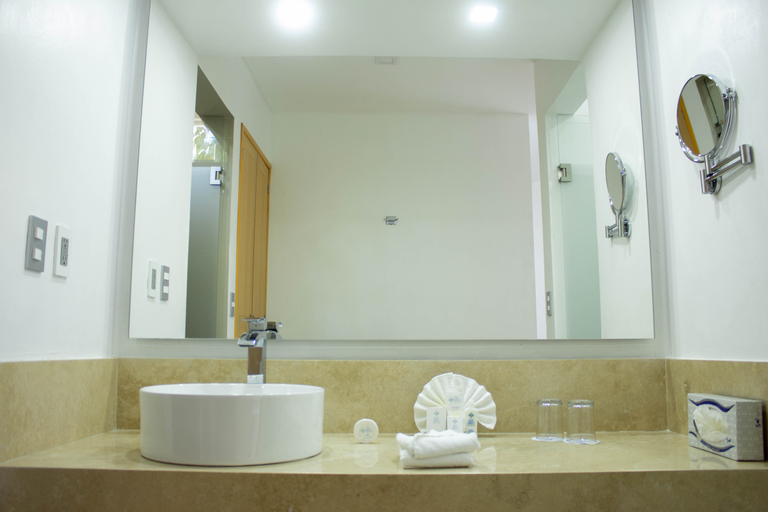 Bathroom 5, Castillo Huatulco Hotel & Beach Club, Dist. Pochutla