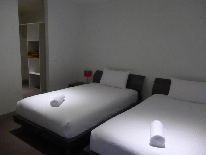 Bedroom 3, Summer Inn Holiday Apartments, Melbourne