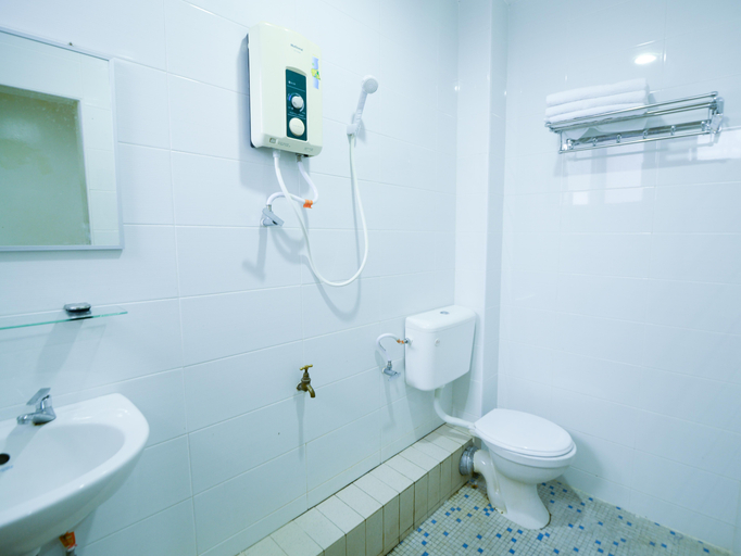Bathroom 5, mersing hotel, Mersing