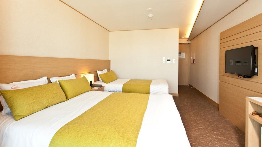 Bedroom 3, Amber Hotel, Jeju