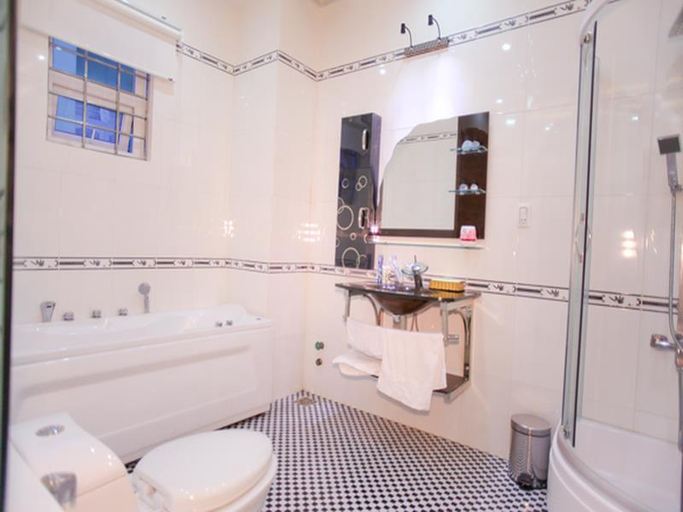 Bathroom 4, Hien Hoa Hotel Danang, Da Nang