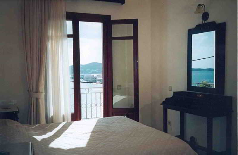 Bedroom 2, Electra Syros Boutique Hotel, South Aegean