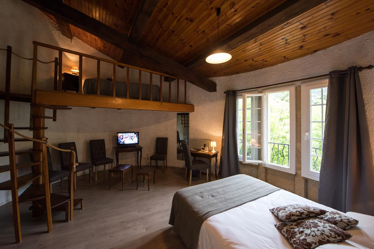 Bedroom 3, Logis Hôtel Castel Mouisson, Bouches-du-Rhône