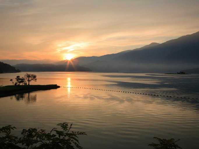 Exterior & Views 2, Sun Moon Lake Crystal B & B, Nantou
