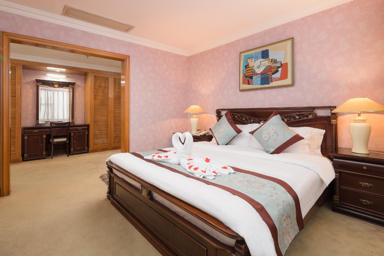 Bedroom 3, Xinyuan Hot Spring Hotel, Haikou
