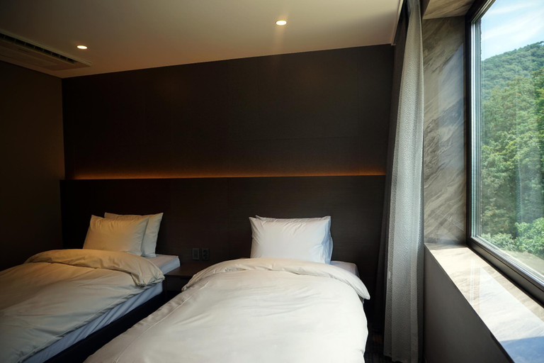 Bedroom 3, Mudeung Park, Buk