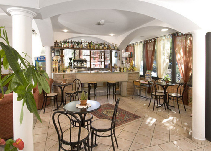 Food & Drinks 4, Alfredo's, Rimini