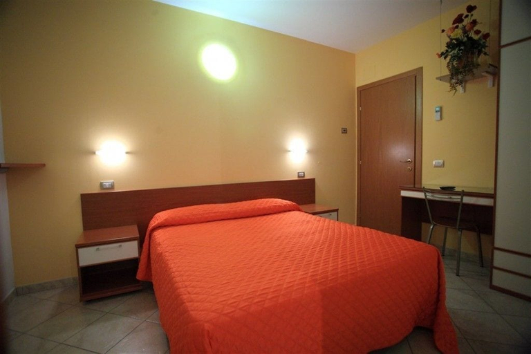 Bedroom 2, Il Villino Agriturismo B&B, Macerata